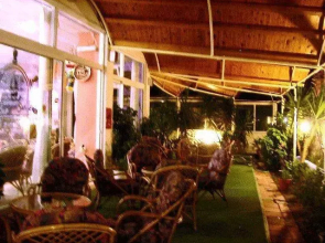 Captain Sun Apartments