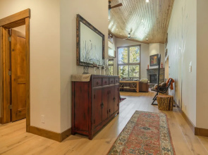 Sawtooth by Avantstay Spacious Pine Tree Cabin w/ Hot Tub