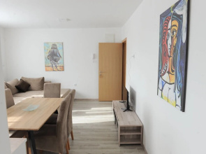 Gomakop Apartments