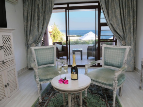 Misty Waves Boutique Hotel