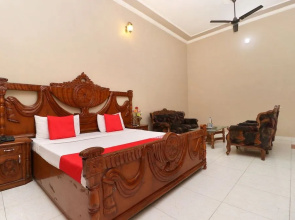 OYO 24747 Hotel White Spott