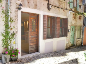 Studio Apartment Eleven