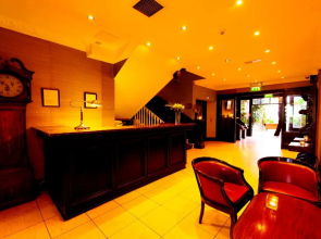 Riverbank House Hotel