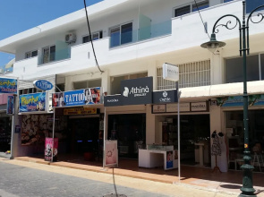 Ria's Deluxe Apartments