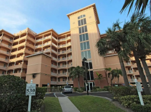 201 Harborview Grande