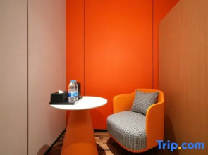 SOLO Esports Hotel