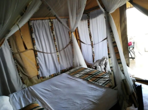 Maili Saba Camp