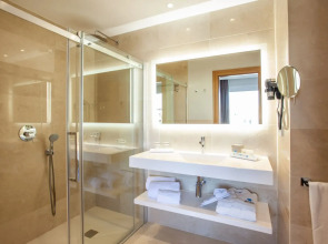 Grupotel Playa de Palma Suites & Spa