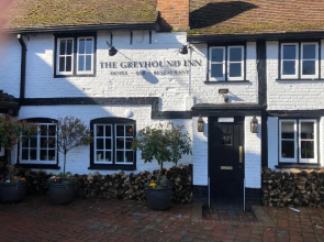 The Greyhound Inn, Pub and Rooms