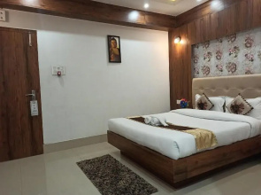 Hotel TLB Palace