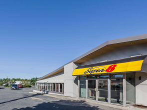 Super 8 by Wyndham Kirkland Lake