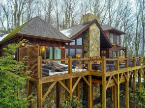 2 Mi to Slopes: Luxe Beech Mtn Cabin w/ Hot Tub