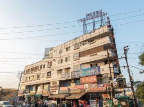 OYO 8977 Hotel Rajnandani Residency
