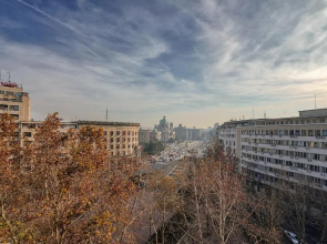 Maccani Black Luxury Suites