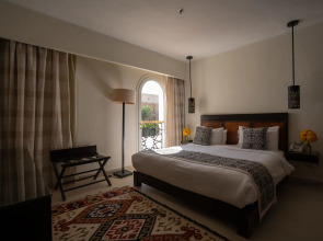 Fort Arabesque Resort, Spa & Villas