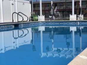 Super 8 by Wyndham Ontario