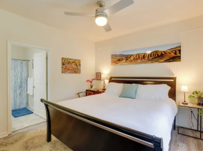 Bright Bend Home w/ Patio < 3 Mi to Downtown!