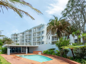 Ocean Blue at Chakas Cove, Beachfront Apartment
