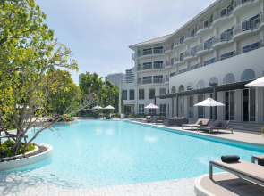 Отель Cross Pattaya Pratamnak