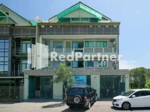 Pondok Hijau Syariah Mitra RedDoorz @ Citraland Surabaya