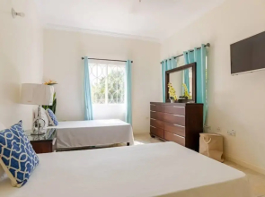 Modern 2br House W/pool and Sea View in Ocho Rios