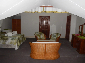 Le Chevalier Bay Guesthouse