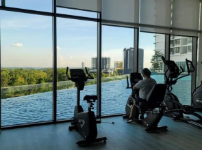 Macrolink Medini @ UHA