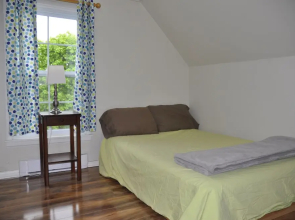 Moncton Suites - 81 Maple Street