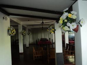 Hotel Golden Flower