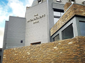 Broadcroft Hotel