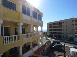 Beautiful 3 bed 2 Bath Penthouse Free Wifi & Parking, A/c, Fantastic sea Views