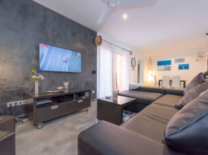 Can Marc Beach House