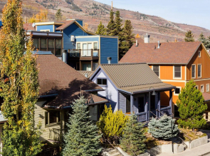 Abode at Town Lift 815