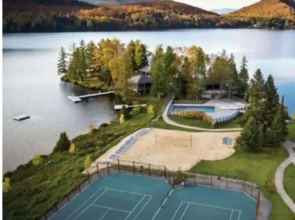 Suite overlooking the lake & mountains with resort