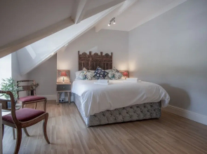 Langland Road - 2 Bedroom Town House