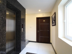 Golden Legend Diamond Hotel	