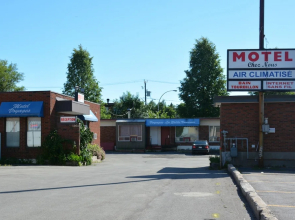 Motel Chez Nous