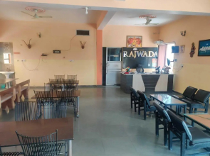 OYO 93263 Rajwada Hotel And Restaurant
