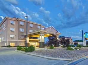 Coast Weyburn Hotel