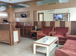OYO 22238 Hotel Baaz