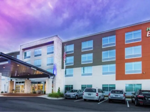 Holiday Inn Express & Suites - Milledgeville