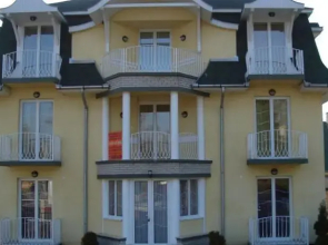 Csiszar Panzio es Apartmanhaz