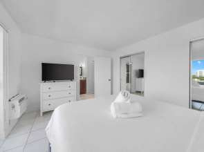 Waterfront One-Bedroom Apt