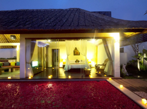 Avery Le Nixsun Villas by Waringin Hospitality