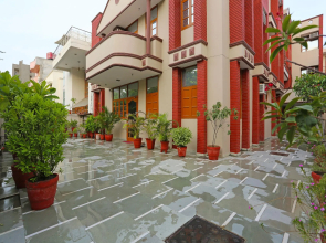 OYO Flagship 402 Hotel Noida Residency