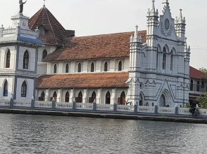Kallupurackal Heritage Island Home By Lexstays