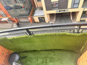 Charming Birmingham Apartment With Mini Balcony and Wifi With a Free Parking