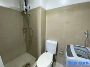 1BR Condo with 2 Beds near MOA & Airport