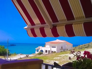 4 bedrooms appartement with sea view enclosed garden and wifi at Lido Rossello