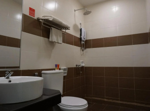 Adya Hotel Chenang